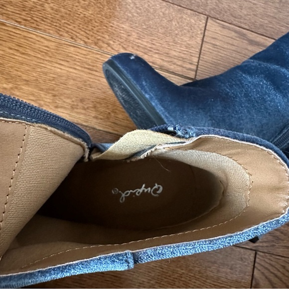 Velvet heeled booties - Picture 8 of 11